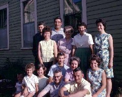 `Bobbie,Bill Coon, Sharon Woodward, Maude Bennett, Shirley, Ruth
Melanie, Marilyn, Allan, Alice Haydock Bennett, Ann, Durward Bennett, Gordon Bennett